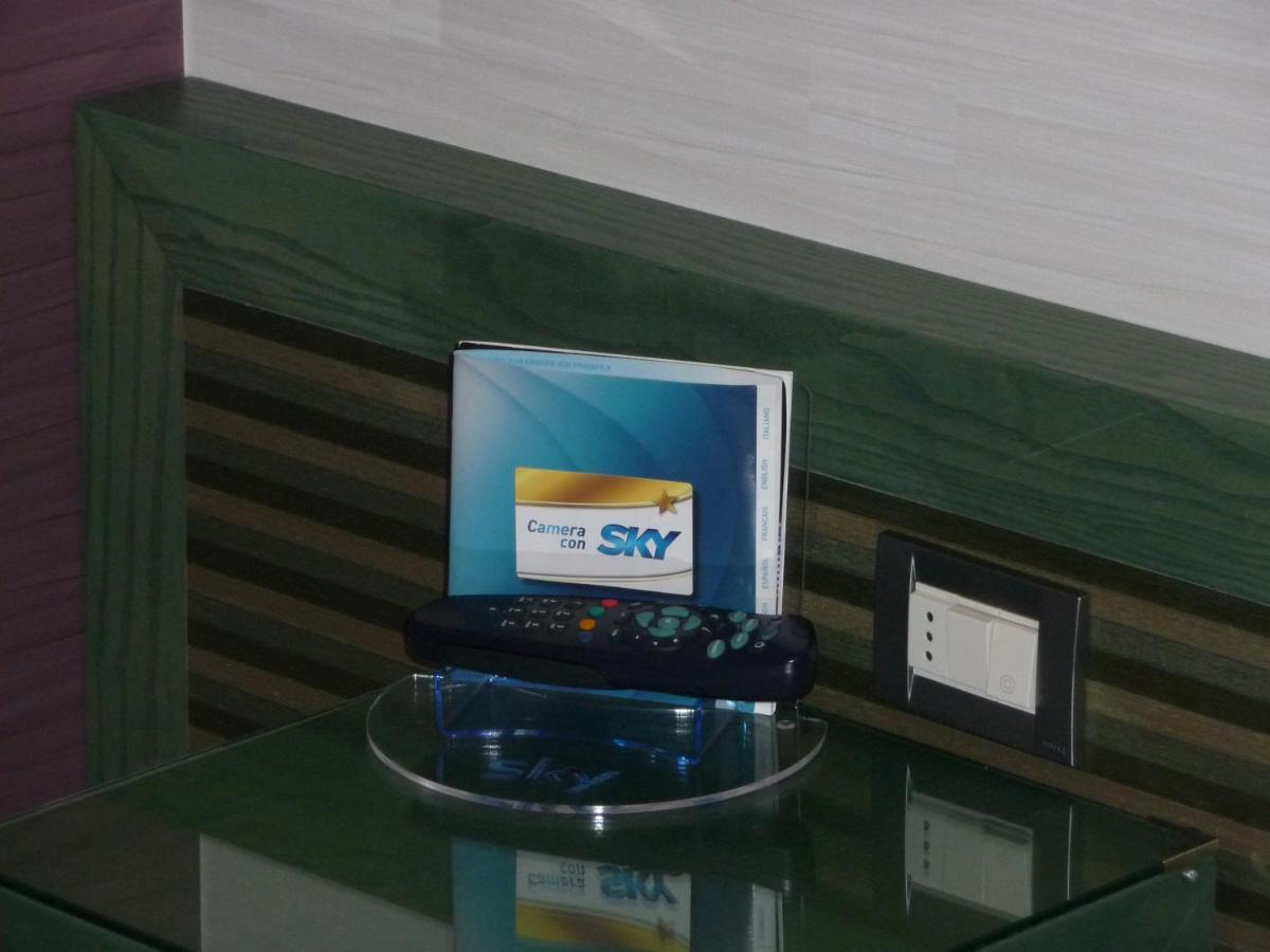 Best Western Ivrea Crystal Palace Banchette D'Ivrea Quarto foto